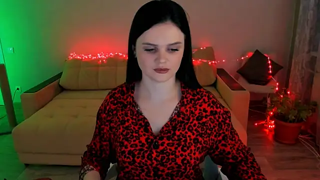 Lora Cain online show from December 20, 12:23 pm