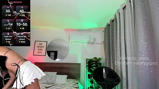 Snapshot of valery_yepes chatting on March 3, 12:16 pm valery yepes online show from March 3, 12:16 pm