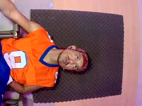 Snapshot of thesummerboy chatting on February 5, 4:48 am thesummerboy online show from February 5, 4:48 am