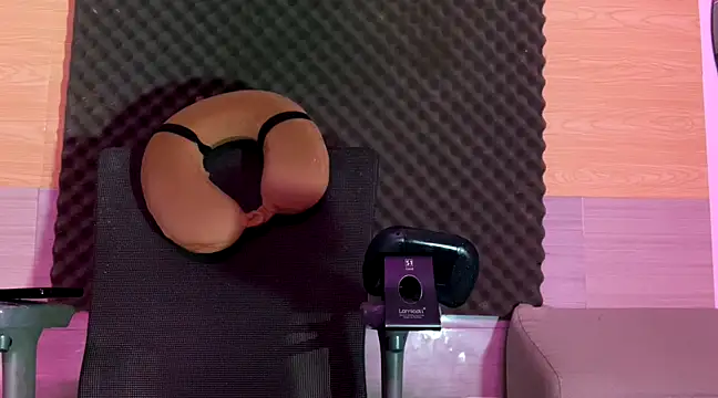 Snapshot of thesummerboy chatting on February 17, 2:37 pm thesummerboy online show from February 17, 2:37 pm