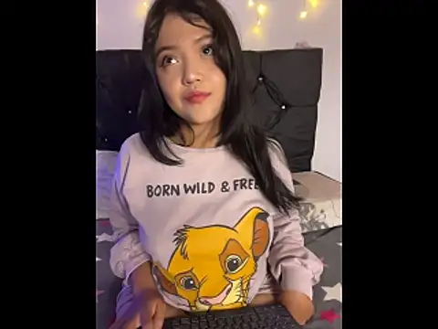 Snapshot of alisson_carolina73 chatting on November 17, 5:57 am alisson carolina73 online show from November 17, 5:57 am