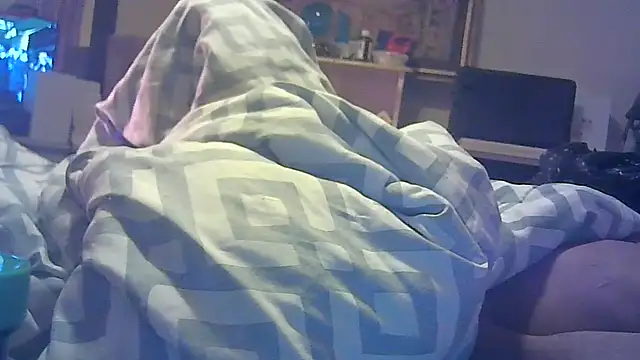 Snapshot of DI4MOND_FIR3 chatting on December 3, 8:12 am DI4MOND FIR3 online show from December 3, 8:12 am