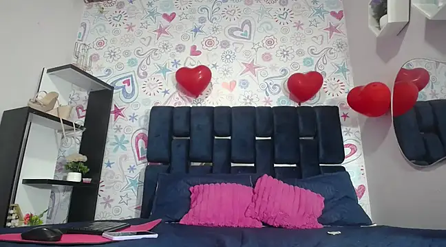 KOURTNEY-- online show from February 25, 1:20 am