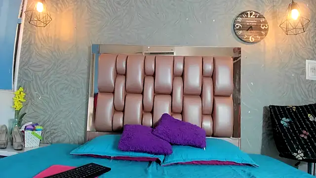 KOURTNEY-- online show from February 21, 2:23 am