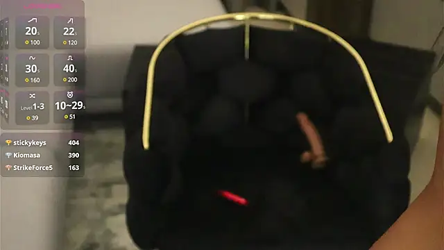 Snapshot of IrisNoire chatting on February 4, 8:17 pm IrisNoire online show from February 4, 8:17 pm