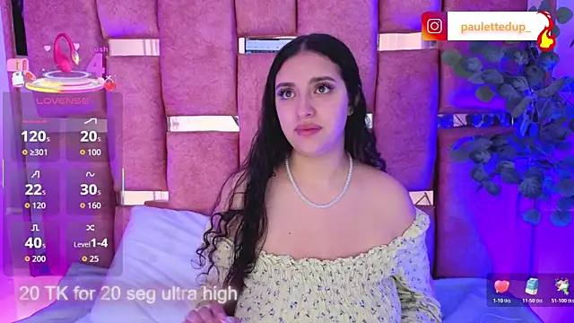 Snapshot of paulette_dupont chatting on November 27, 4:25 am paulette dupont online show from November 27, 4:25 am