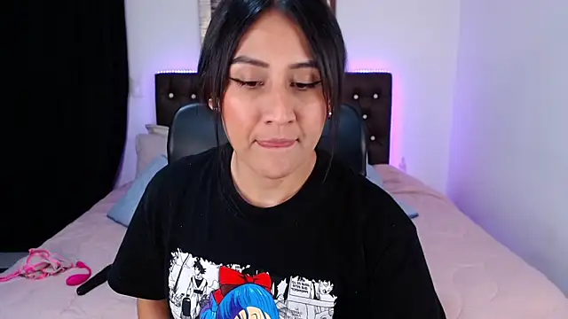 mia aira online show from March 12, 7:59 pm