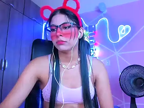  ALLYSON18  online show from February 6, 11:21 am