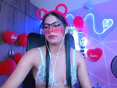  ALLYSON18  online show from February 17, 5:53 pm