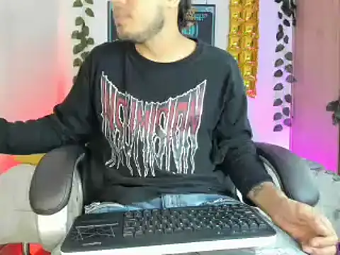 Snapshot of mikee_scooth chatting on January 25, 6:55 am mikee scooth online show from January 25, 6:55 am