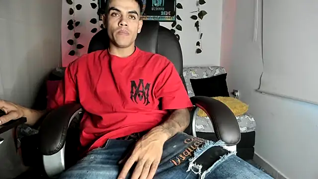 Snapshot of mikee_scooth chatting on September 21, 10:33 pm mikee scooth online show from September 21, 10:33 pm