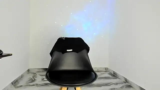 Snapshot of mikee_scooth chatting on December 20, 7:59 am mikee scooth online show from December 20, 7:59 am