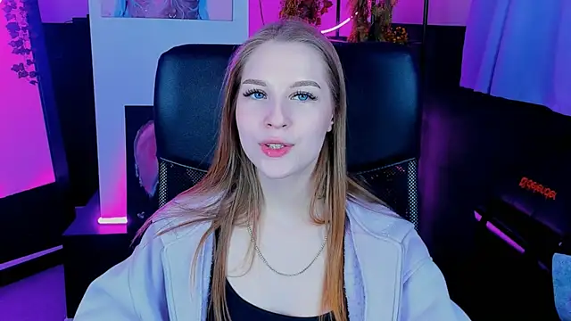 CuteMousee online show from December 4, 9:07 am