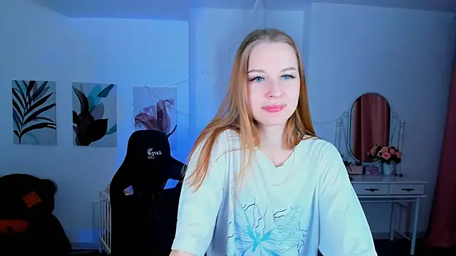 CuteMousee online show from December 7, 4:14 pm