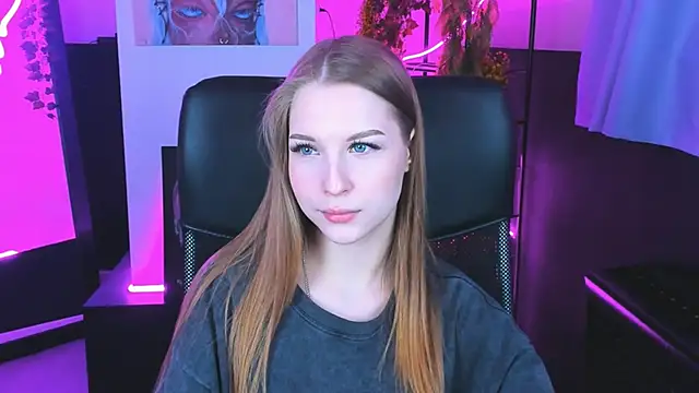 CuteMousee online show from December 12, 2:26 am