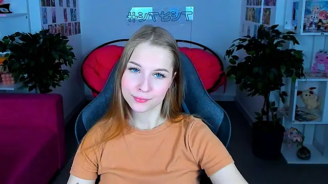 CuteMousee online show from December 28, 2:32 pm