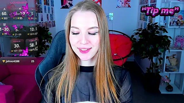 CuteMousee online show from January 5, 8:43 am