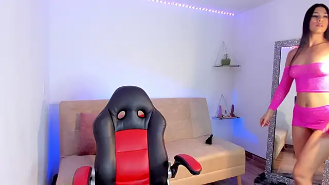 Snapshot of Sweetluna__ chatting on January 19, 4:44 am Sweetluna online show from January 19, 4:44 am