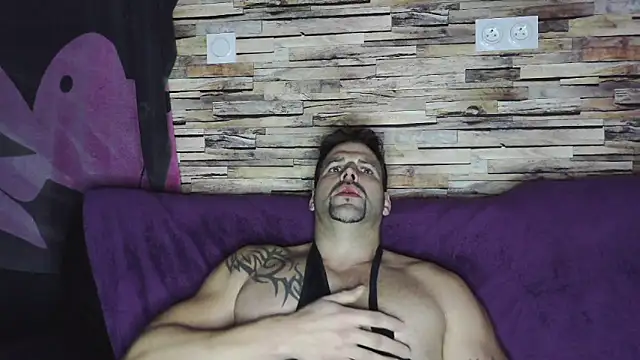 Snapshot of XxBigboybandxX chatting on January 26, 4:51 pm XxBigboybandxX online show from January 26, 4:51 pm