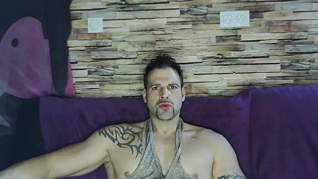 Snapshot of XxBigboybandxX chatting on January 31, 9:59 am XxBigboybandxX online show from January 31, 9:59 am