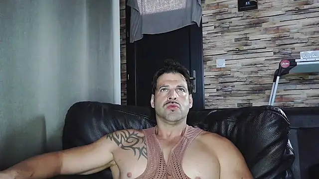 Snapshot of XxBigboybandxX chatting on September 20, 8:04 am XxBigboybandxX online show from September 20, 8:04 am