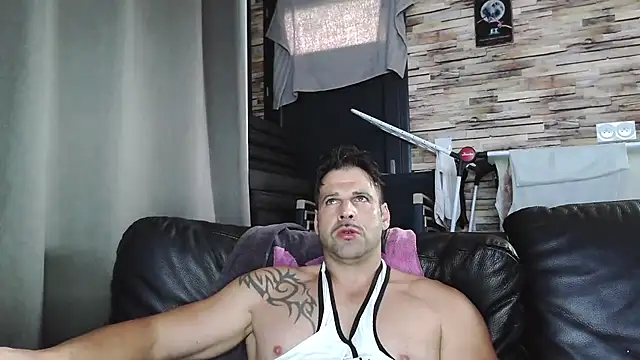 Snapshot of XxBigboybandxX chatting on November 7, 12:49 pm XxBigboybandxX online show from November 7, 12:49 pm