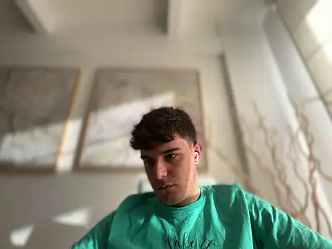 Snapshot of Pablogn24 chatting on January 15, 5:05 pm Pablogn24 online show from January 15, 5:05 pm