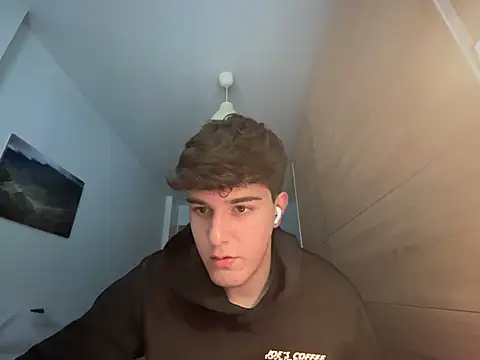 Snapshot of Pablogn24 chatting on February 9, 12:30 pm Pablogn24 online show from February 9, 12:30 pm