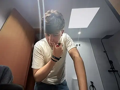 Snapshot of Pablogn24 chatting on February 18, 4:05 pm Pablogn24 online show from February 18, 4:05 pm