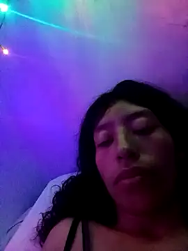 karolinee 66  online show from December 17, 4:23 am