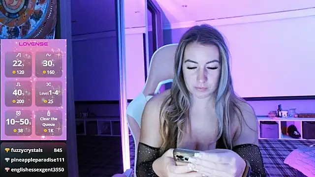 Daisydelicious online show from March 18, 8:36 am