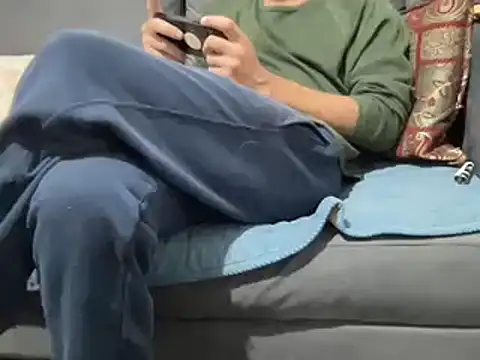 4small4inchlol online show from December 16, 7:54 pm