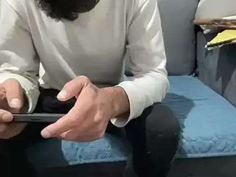 4small4inchlol online show from February 23, 4:13 pm