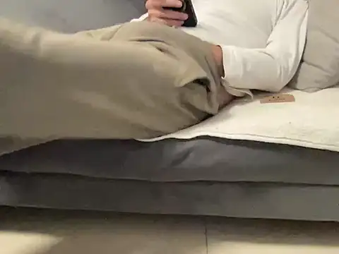 4small4inchlol online show from December 22, 12:40 am