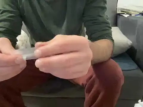 4small4inchlol online show from February 7, 8:01 pm