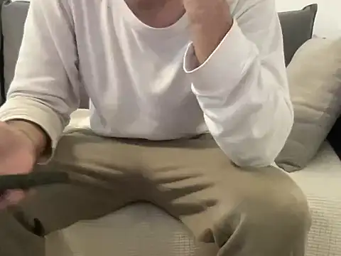 4small4inchlol online show from March 12, 2:12 pm