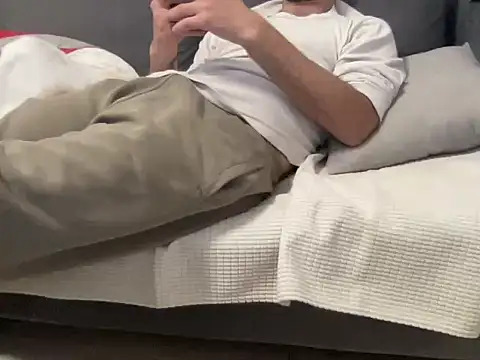 4small4inchlol online show from March 25, 3:40 pm