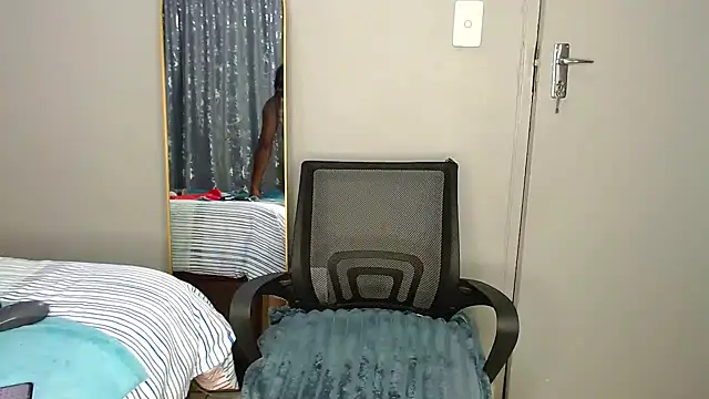 MissBigNipples online show from April 7, 1:50 am