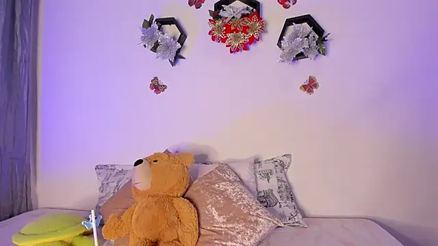 Snapshot of samara_jonness chatting on December 27, 11:21 pm samara jonness online show from December 27, 11:21 pm