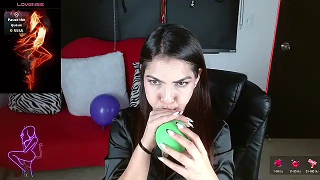 Carolaine69  online show from September 15, 1:44 pm