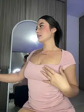 Libia James online show from February 1, 1:44 am