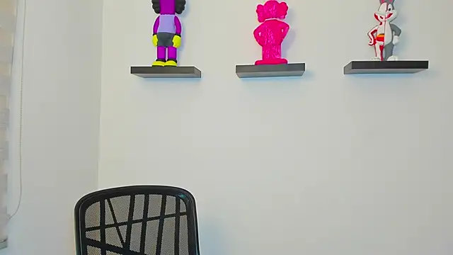 Gangster Girl online show from December 6, 12:23 am