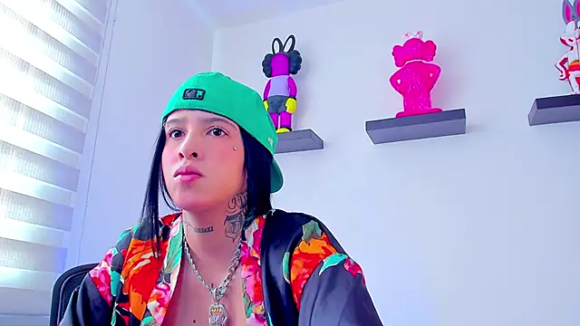 Gangster Girl online show from December 21, 2:15 pm