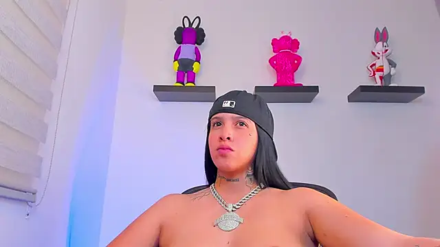 Gangster Girl online show from December 23, 12:25 am