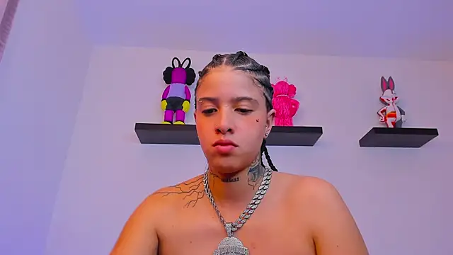 Gangster Girl online show from February 23, 9:00 am