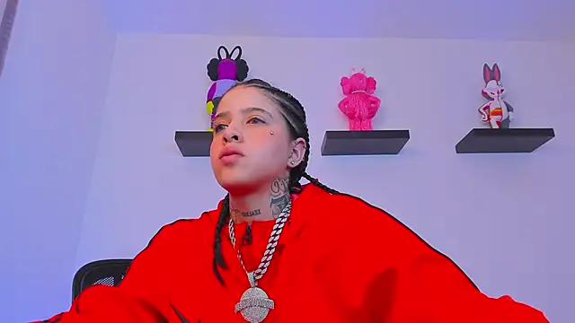 Gangster Girl online show from March 1, 11:15 pm