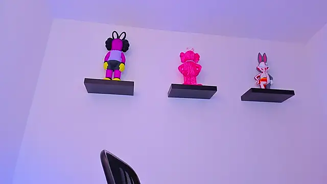 Gangster Girl online show from March 9, 9:57 pm