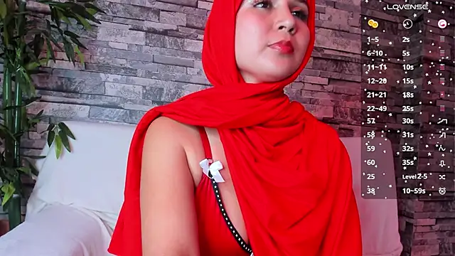 Snapshot of SamiQuest chatting on December 3, 9:33 am SamiQuest online show from December 3, 9:33 am