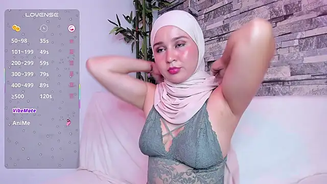 Snapshot of SamiQuest chatting on January 18, 7:49 am SamiQuest online show from January 18, 7:49 am