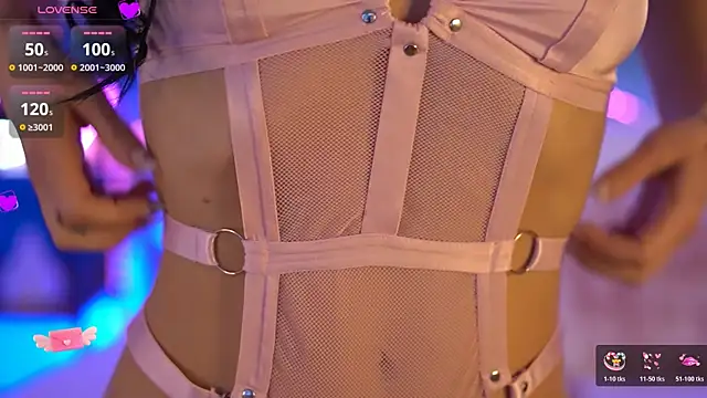 RaisaVawn online show from April 18, 6:06 am